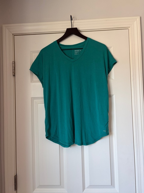 Mondetta Tops - Mondetta Teal V-Neck Short Sleeve Tee
